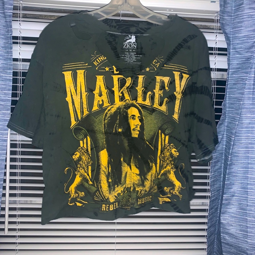 Custom crop top